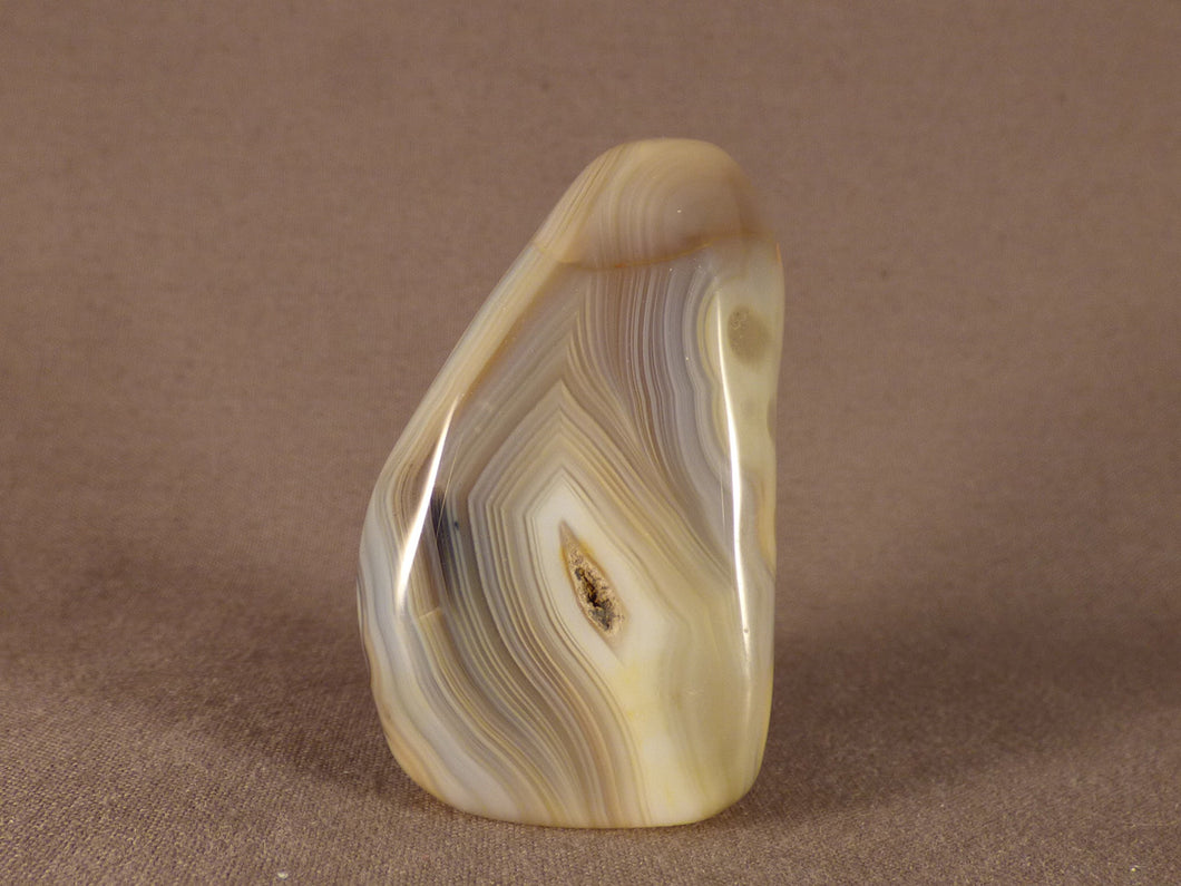 Small Madagascan Agate Standing Piece - 53mm, 65g